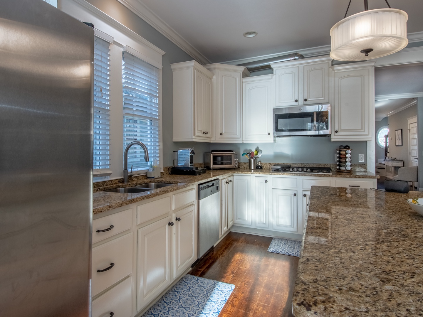 Fully equipped kitchen
