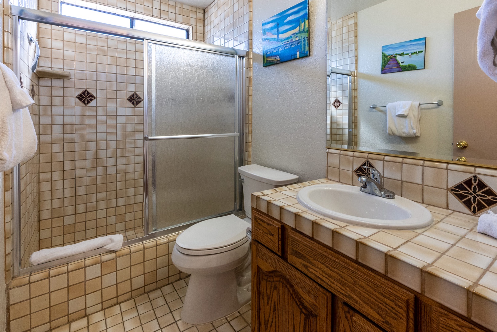 Bathroom 2 with shower/tub combo