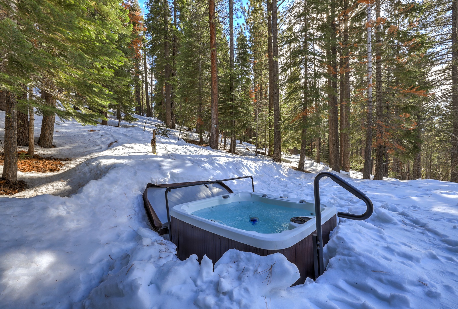 Hot tub exclusive for you and your guests