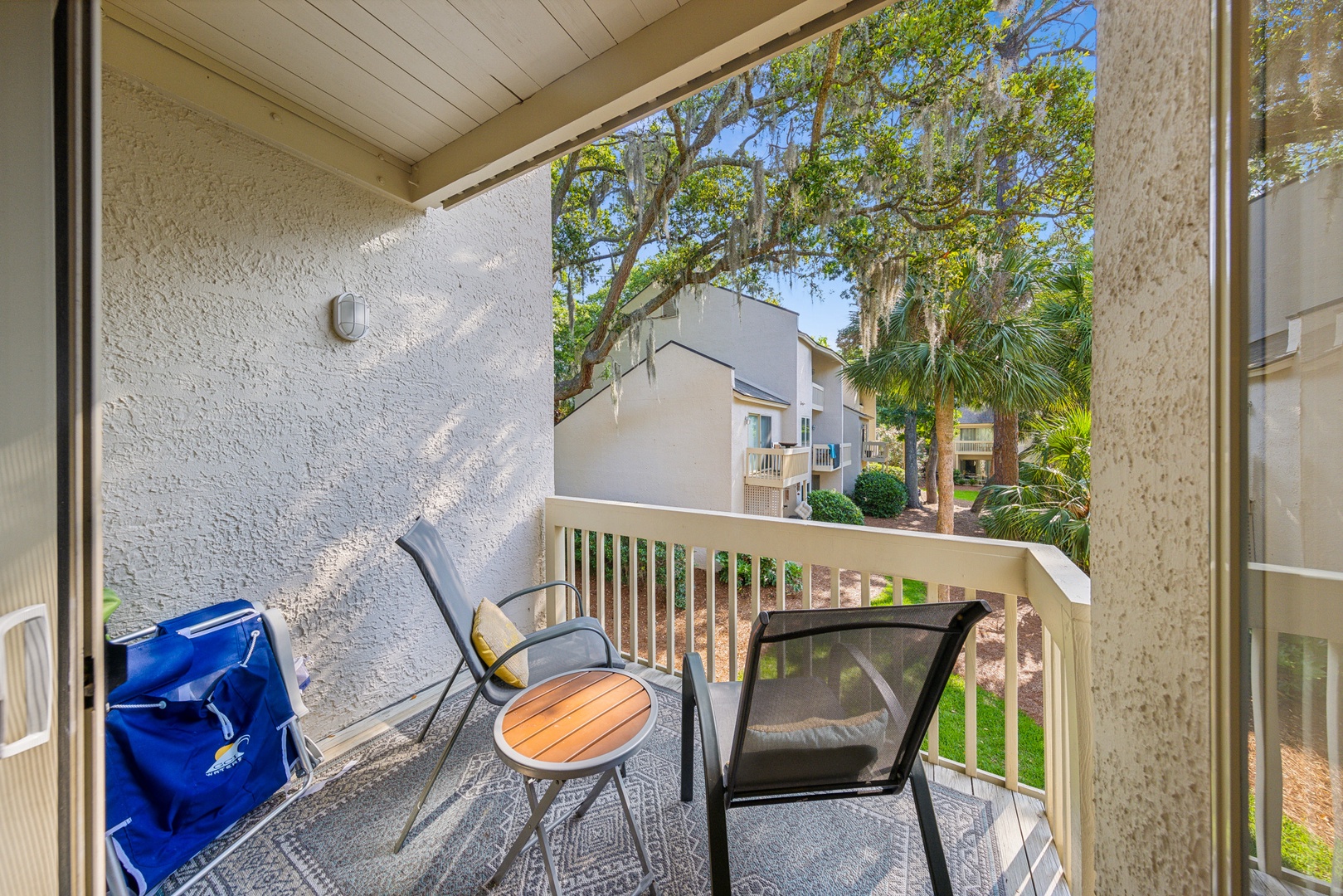 Enjoy your morning coffee with beautiful scenery on the balcony