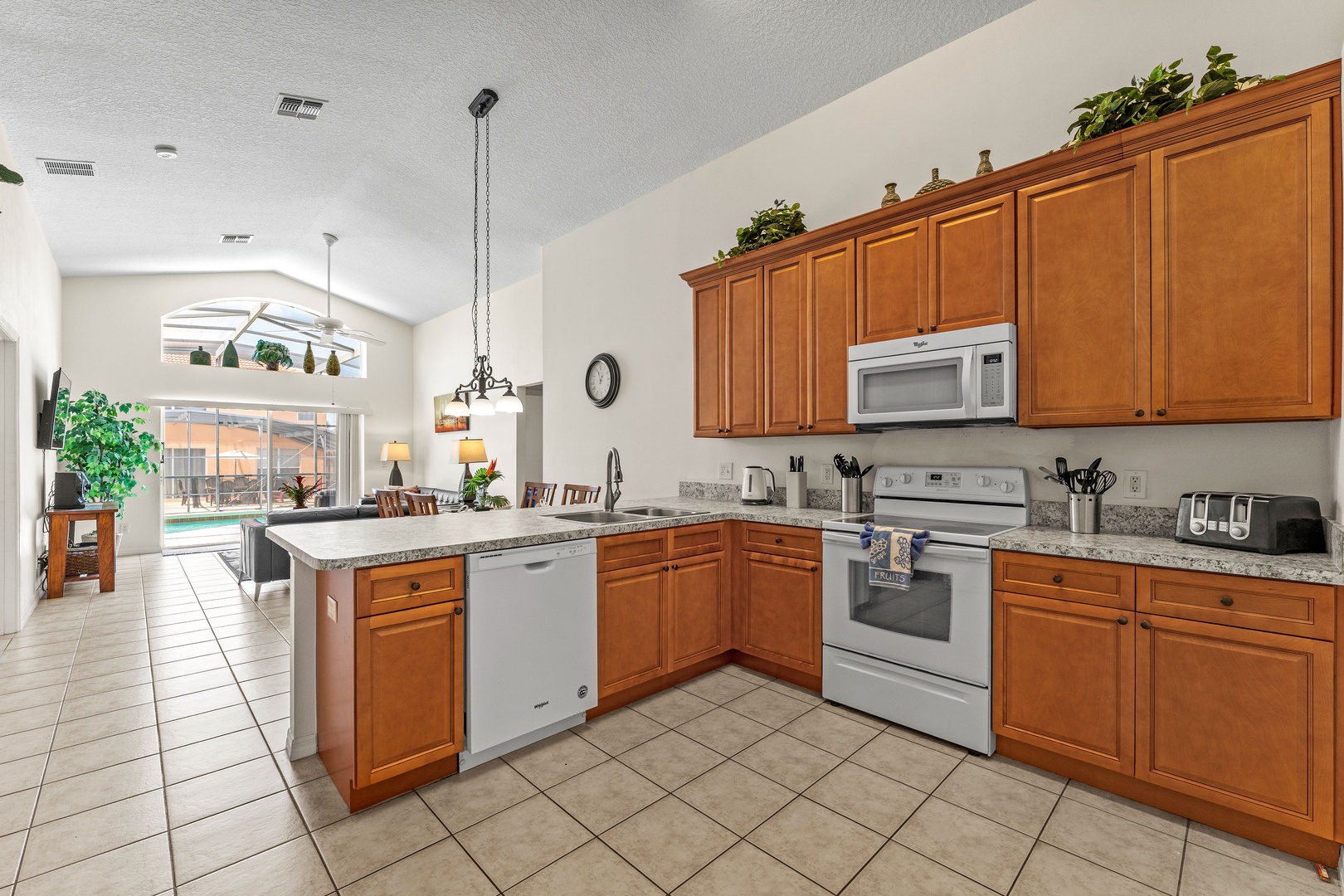 Fully furnished and equipped kitchen