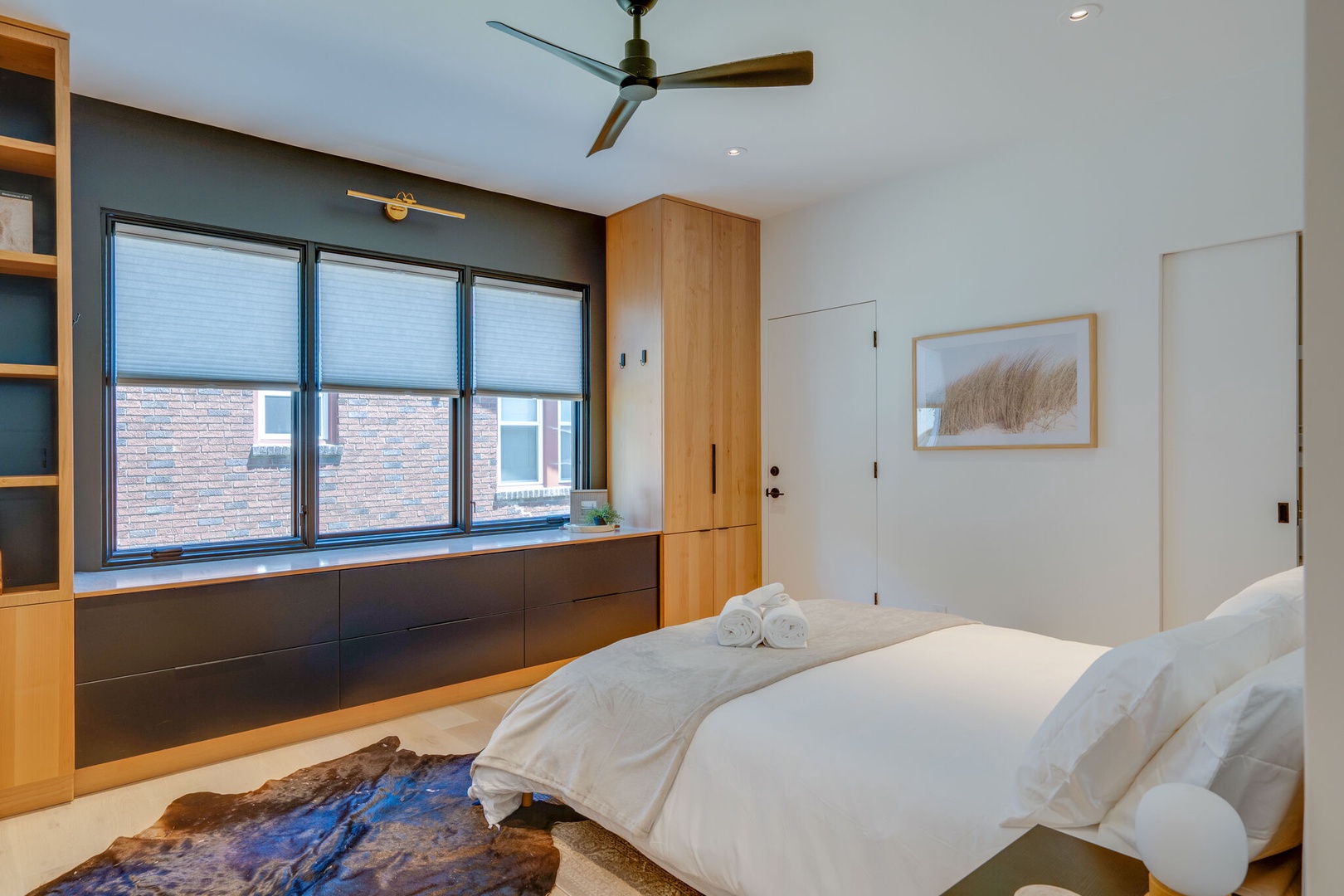 Queen bed in bedroom 3