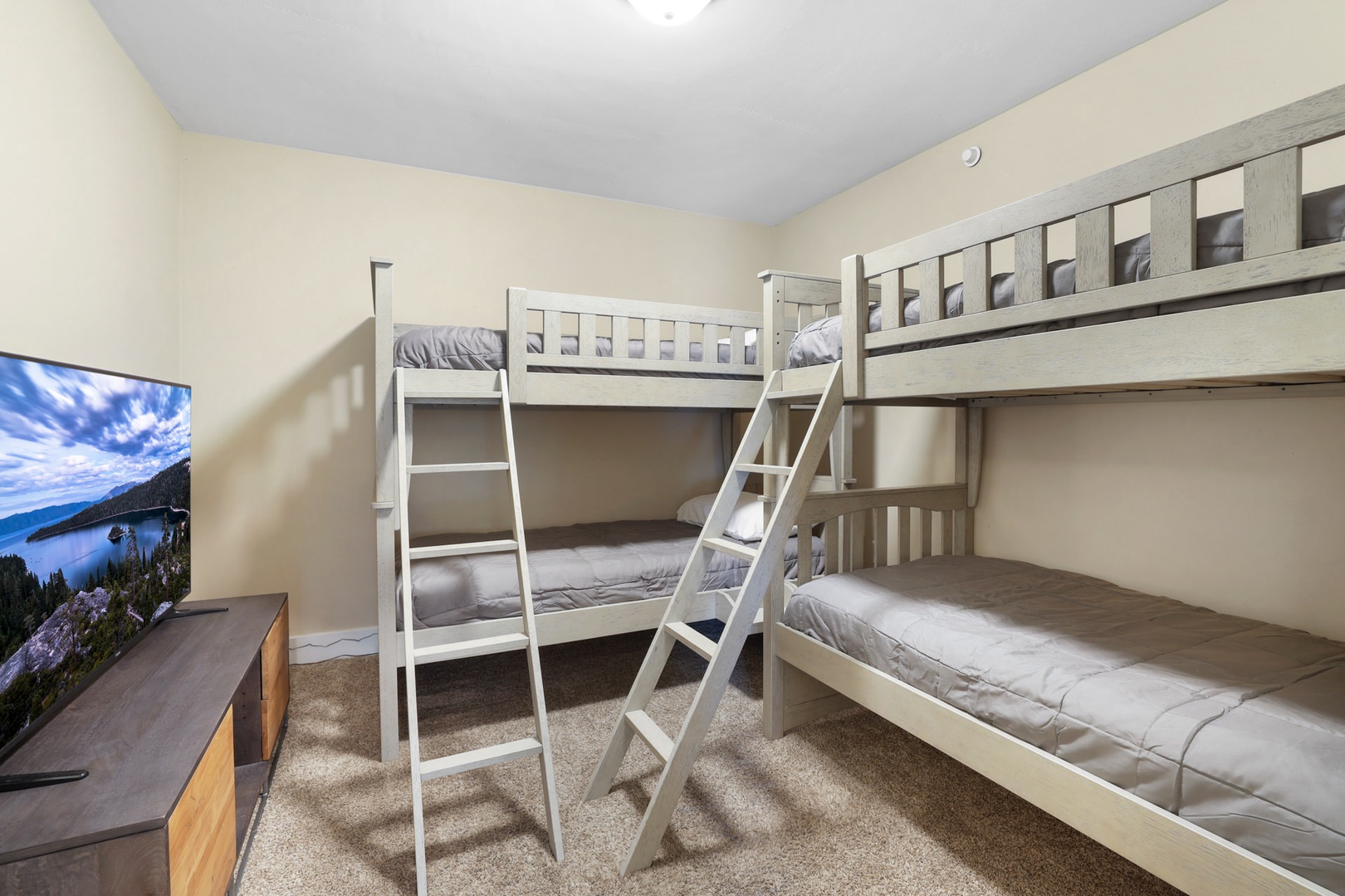 Bedroom #1 With 2 sets of Bunk Beds Twin/Twin