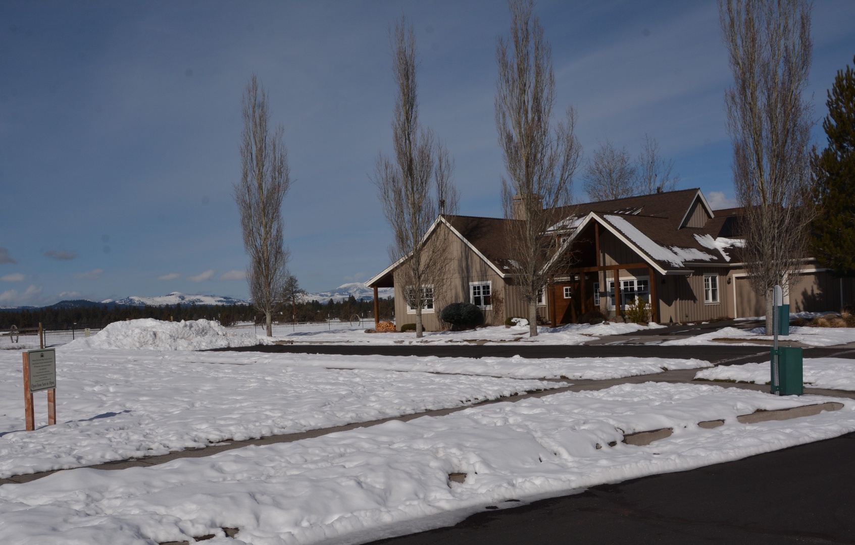 Enjoy the fabulous views & amenities this community has to offer!