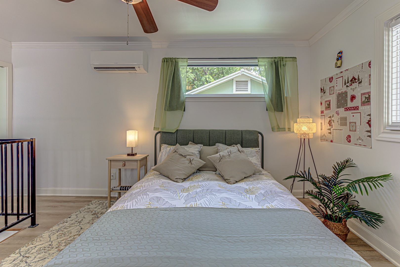 Bedroom with queen bed