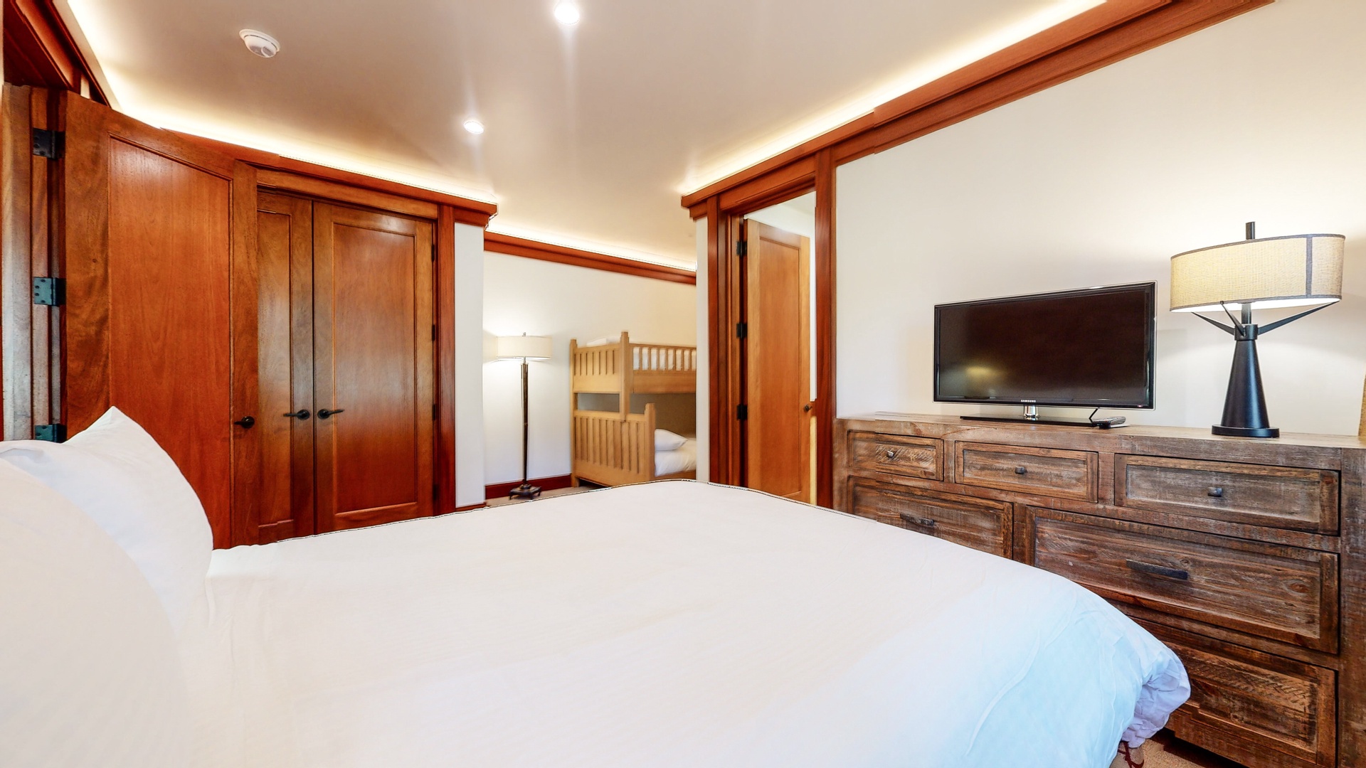 Bedroom 3 with Queen bed, Twin/Full bunk bed, TV, and en-suite (1st floor)