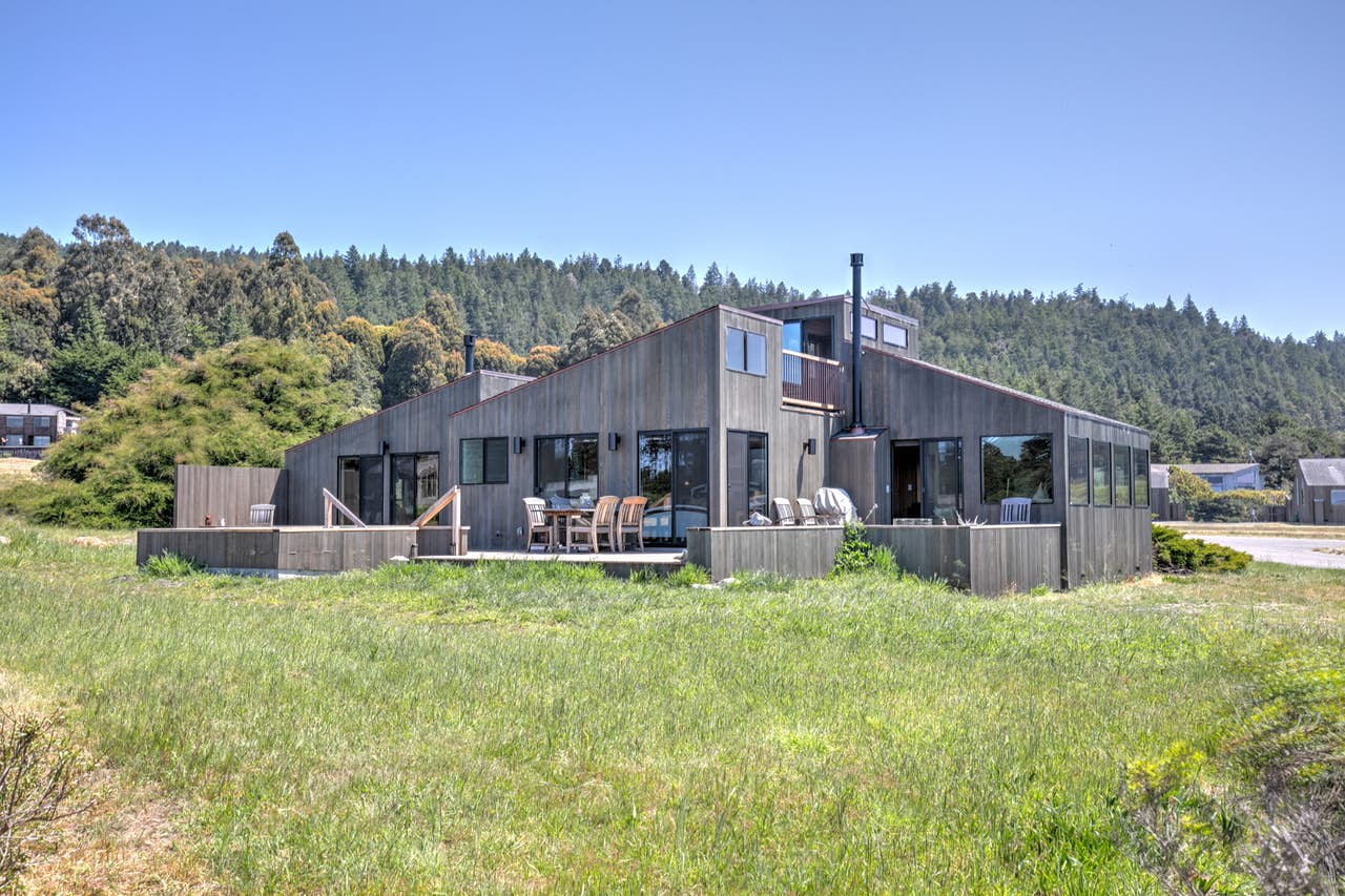 Sea Ranch home close to trails