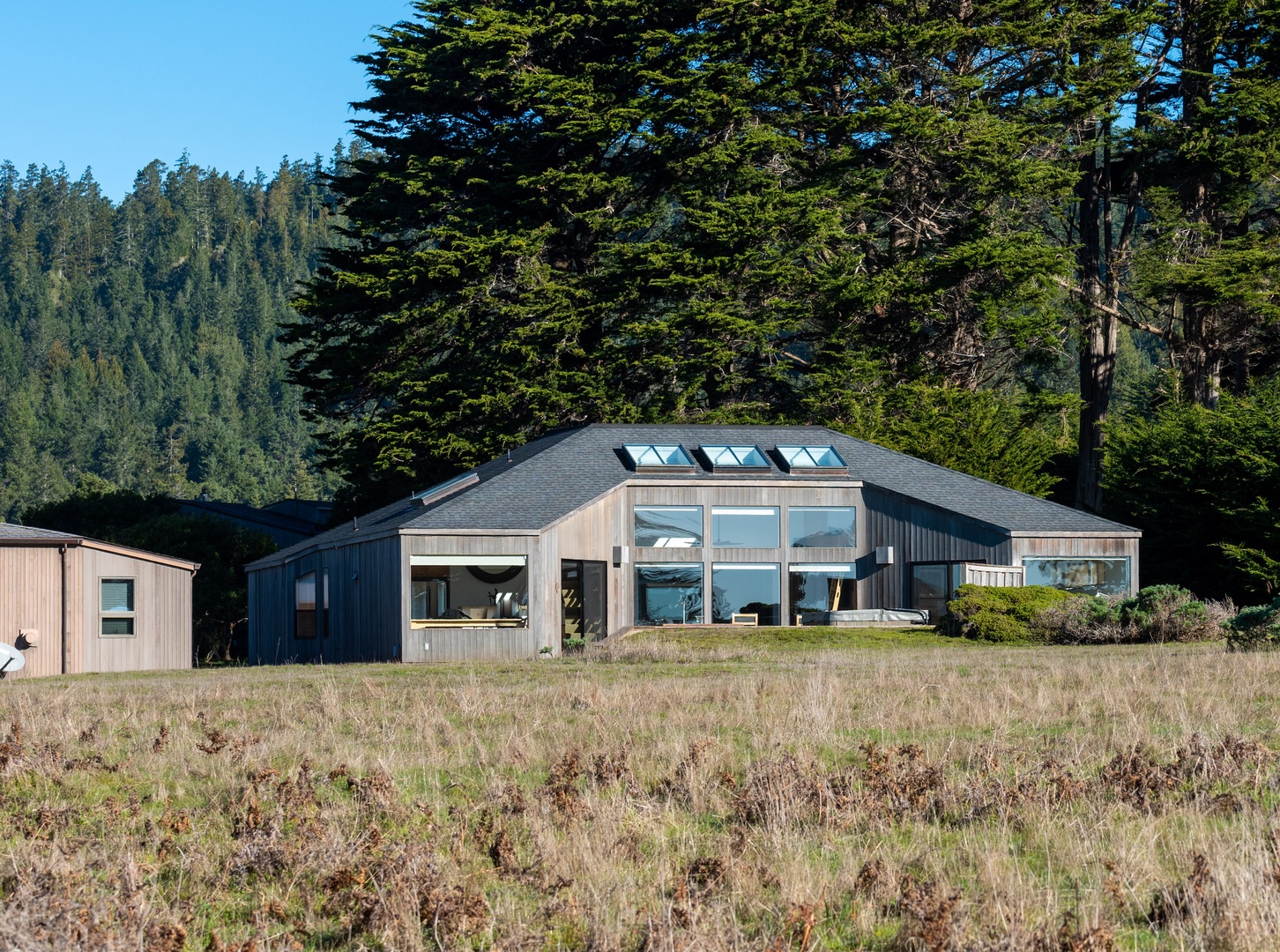 Perfect Sea Ranch getaway with amazing ocean views!