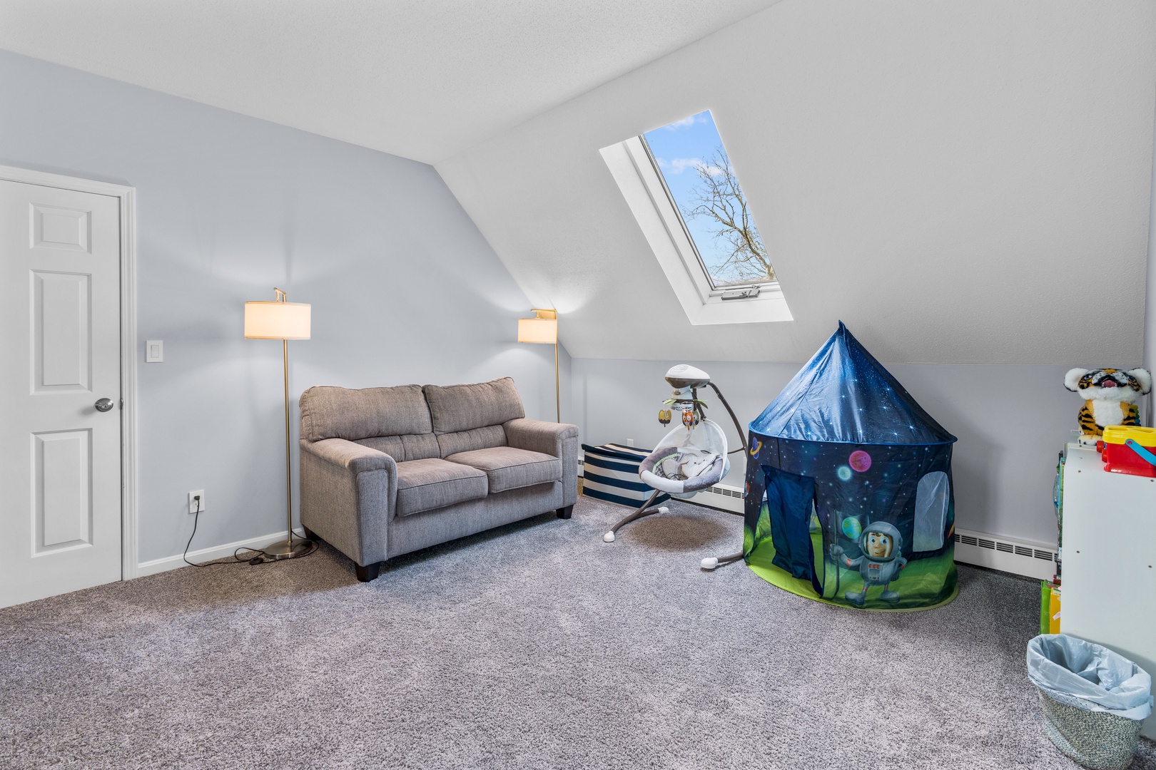 The final 2nd floor bedroom offers a kids’ area & a pair of twin-over-full bunkbeds