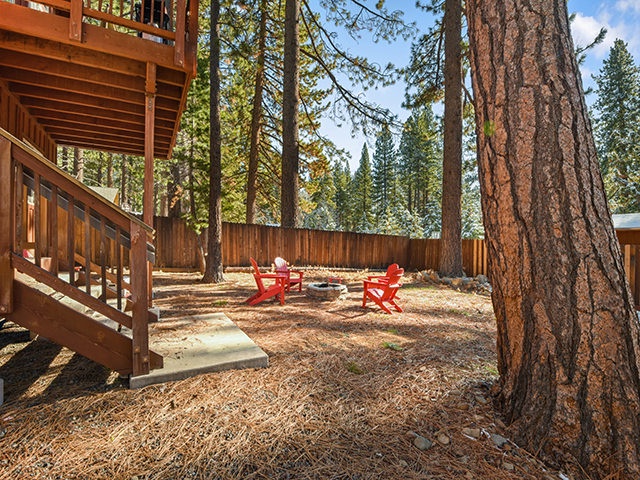 Spacious back yard with outdoor seating