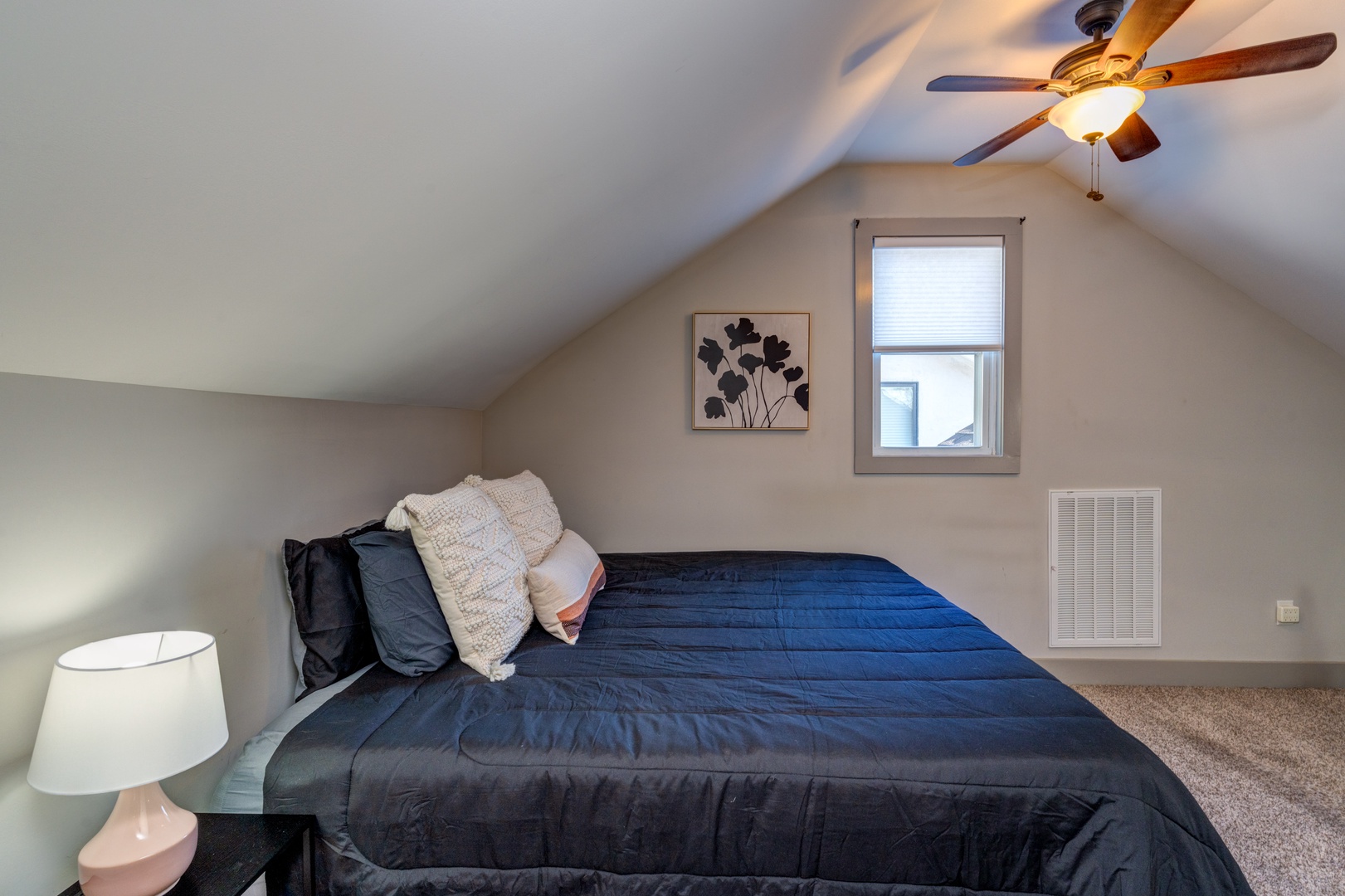 Bedroom 3 with King bed & En-suite