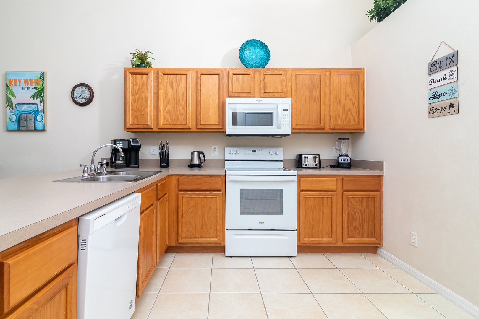Time for dinner! Plenty of counterspace to prep your next meals