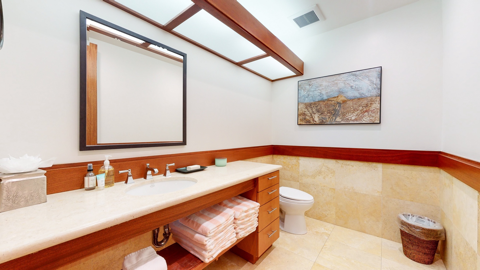 Bathroom 4 shared 1/2 bath (1st floor)