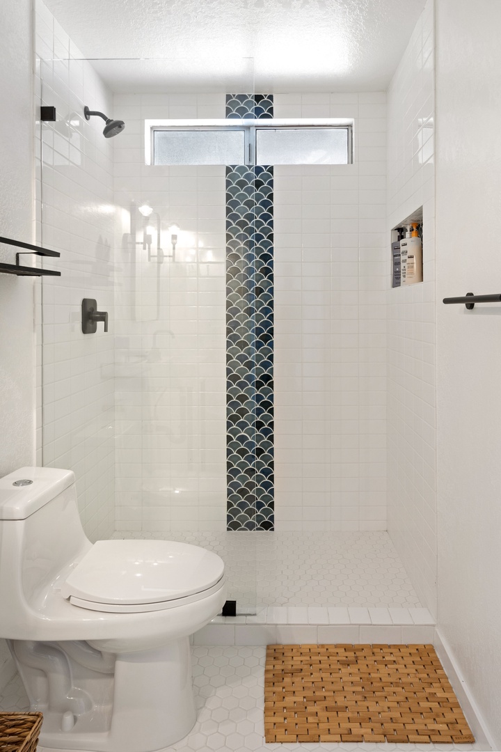 Bathroom 2 shared with walk in shower