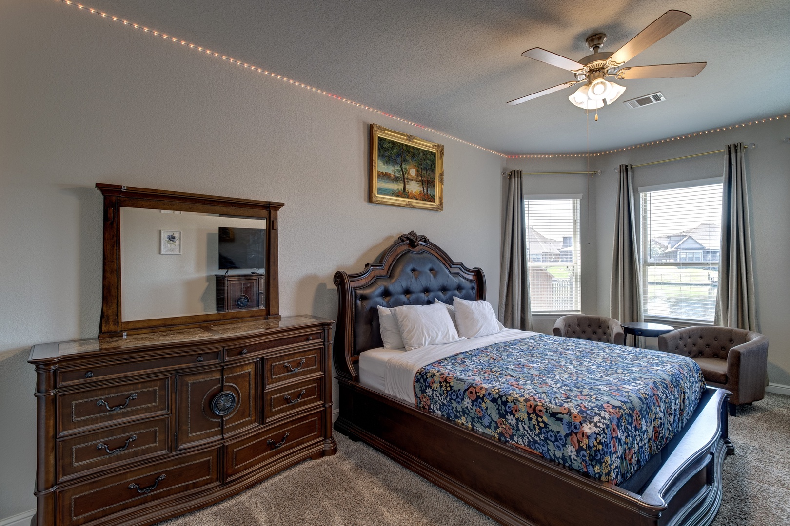 Bedroom 1 with king bed, Smart Tv, and ensuite