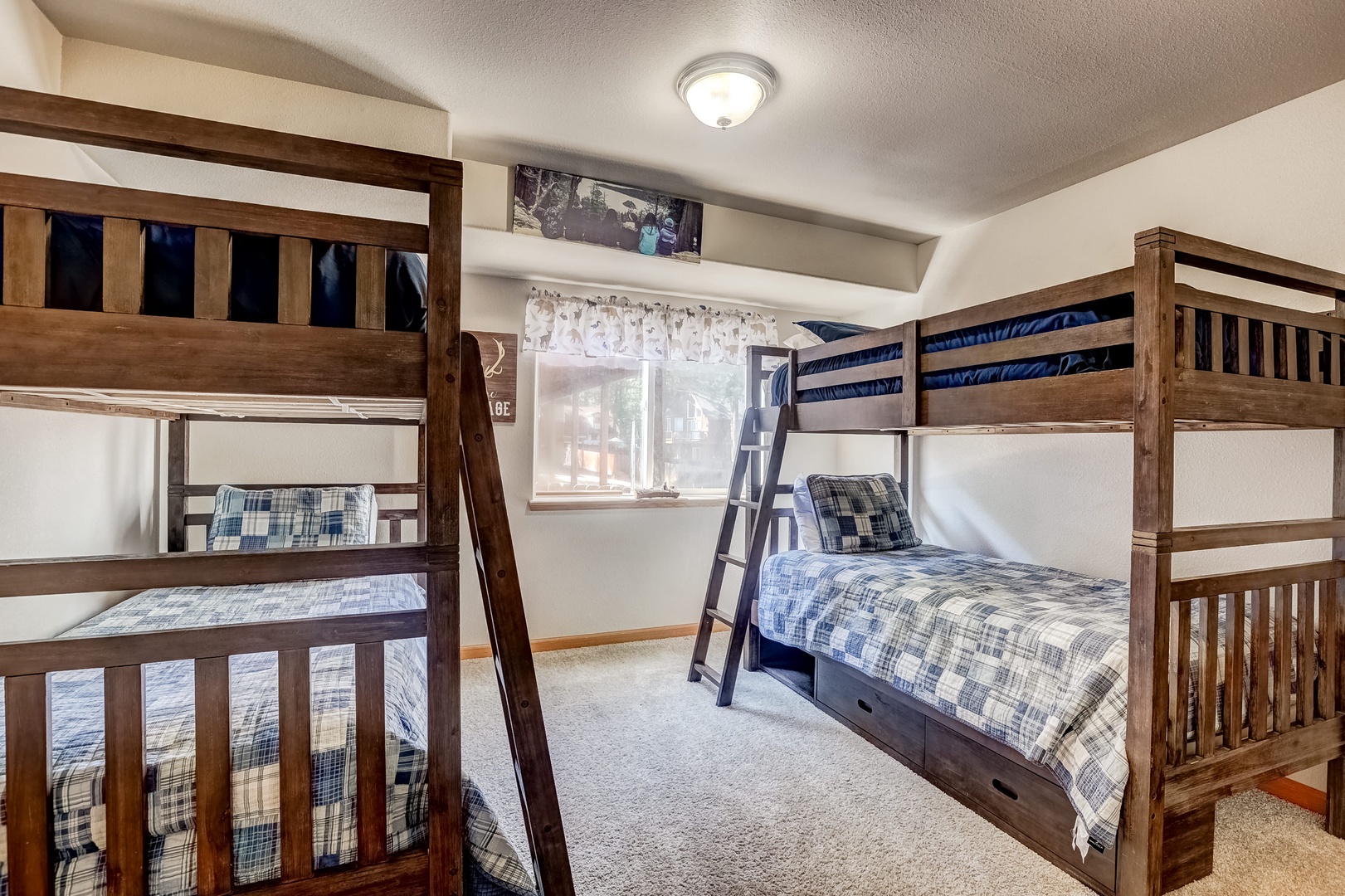 4th bedroom: Twin bunk bed