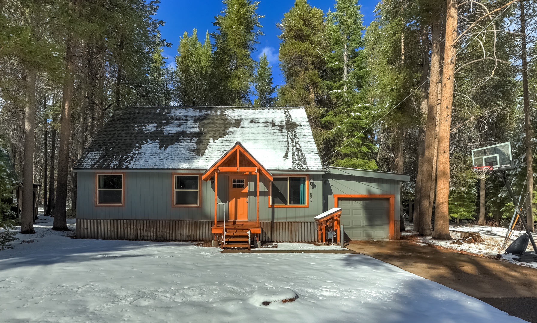 This quaint South Lake Tahoe cabin offers parking for 2 vehicles