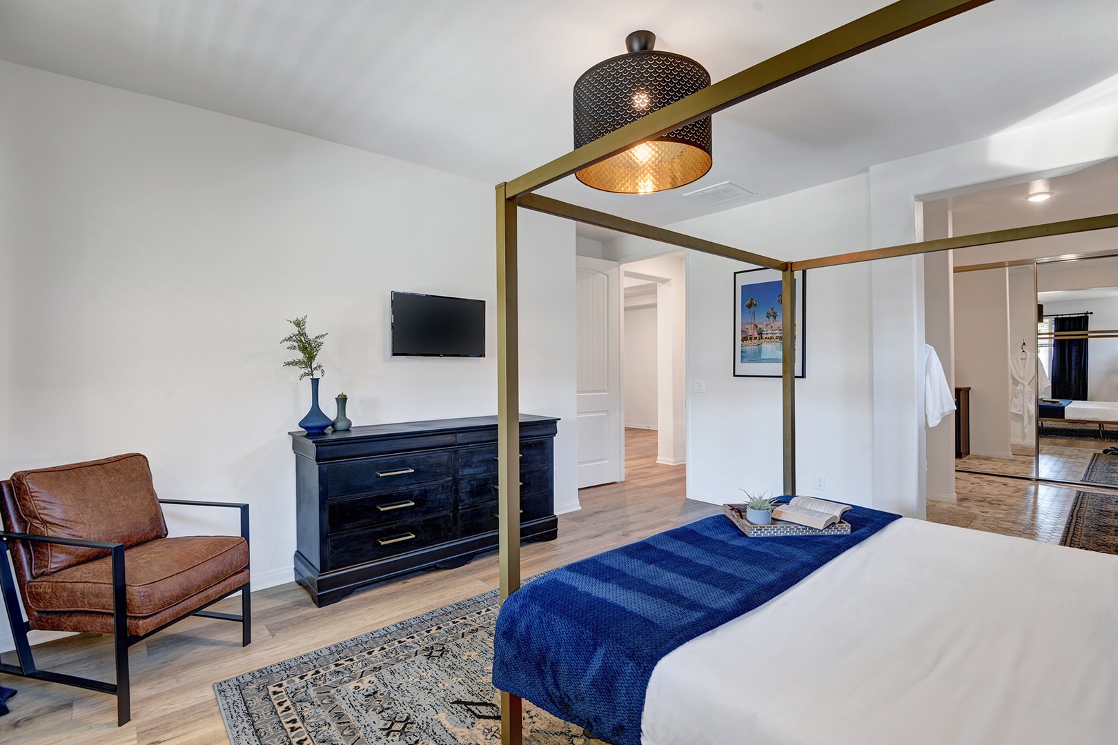 Primary bedroom king and en-suite