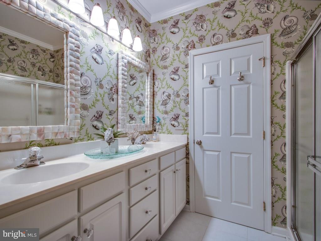 En-Suite to Bedroom #1