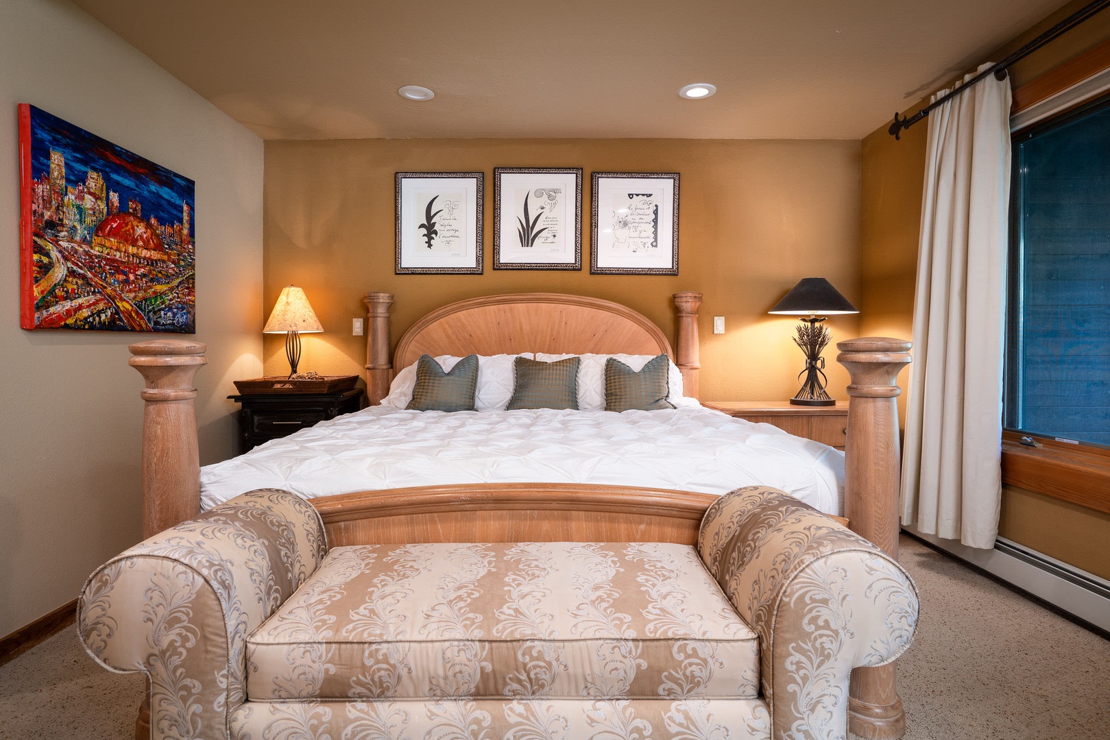 Master bedroom: King bed with Smart TV (ground floor)