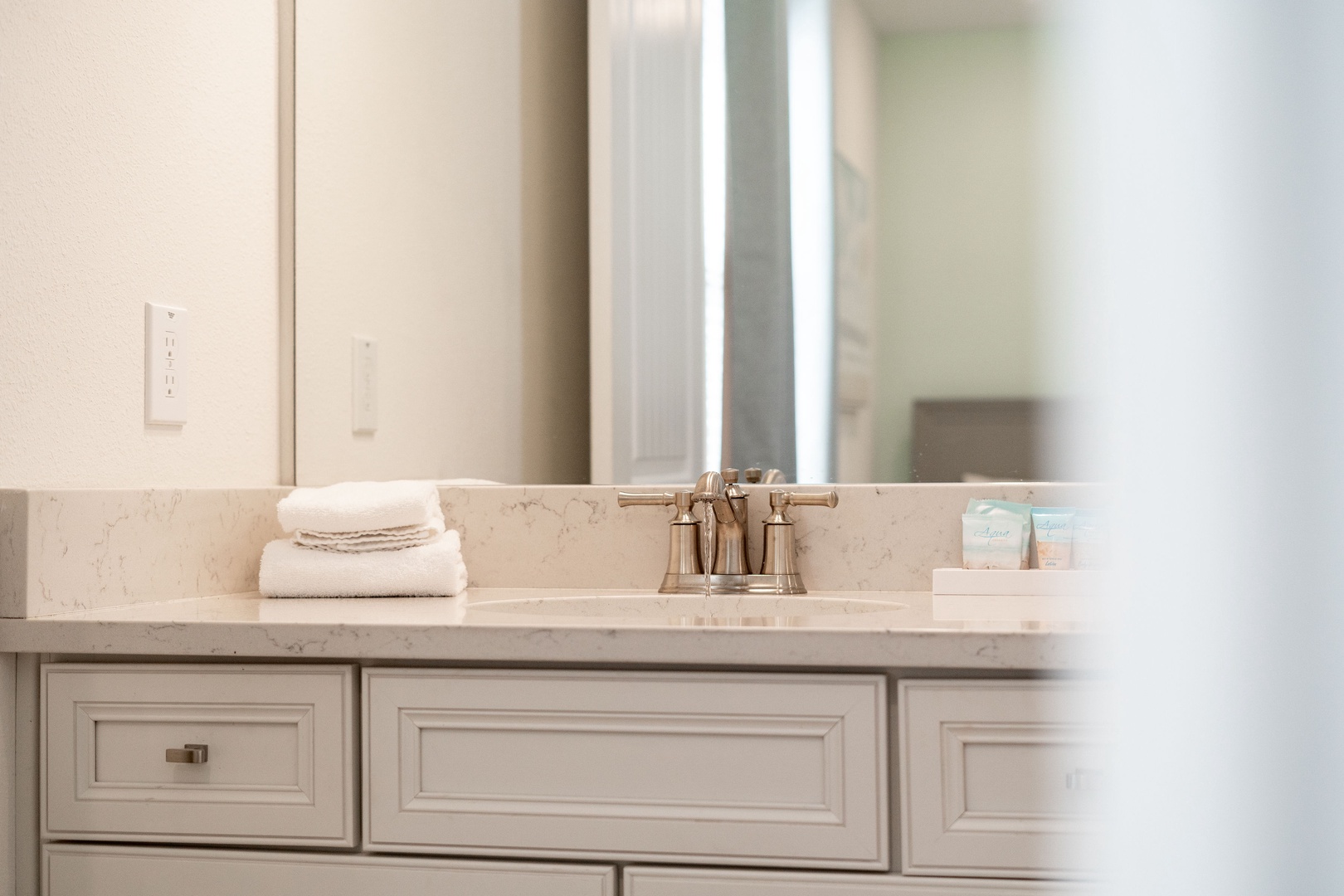 Ensuite bathroom with stand-up shower