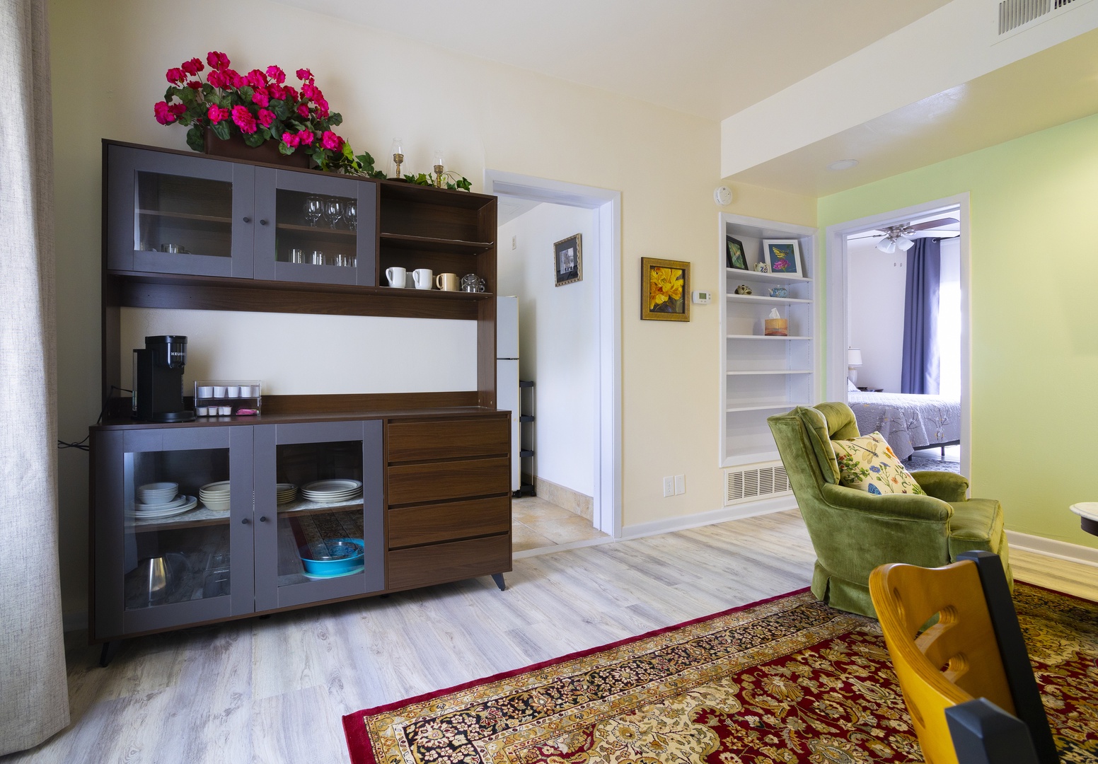 No matter morning or evening the living/dining room receives natural light