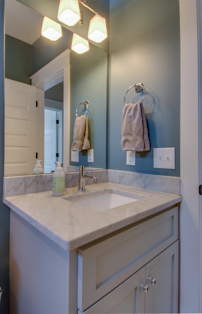 3rd full bathroom with shower/tub combo (1st floor)