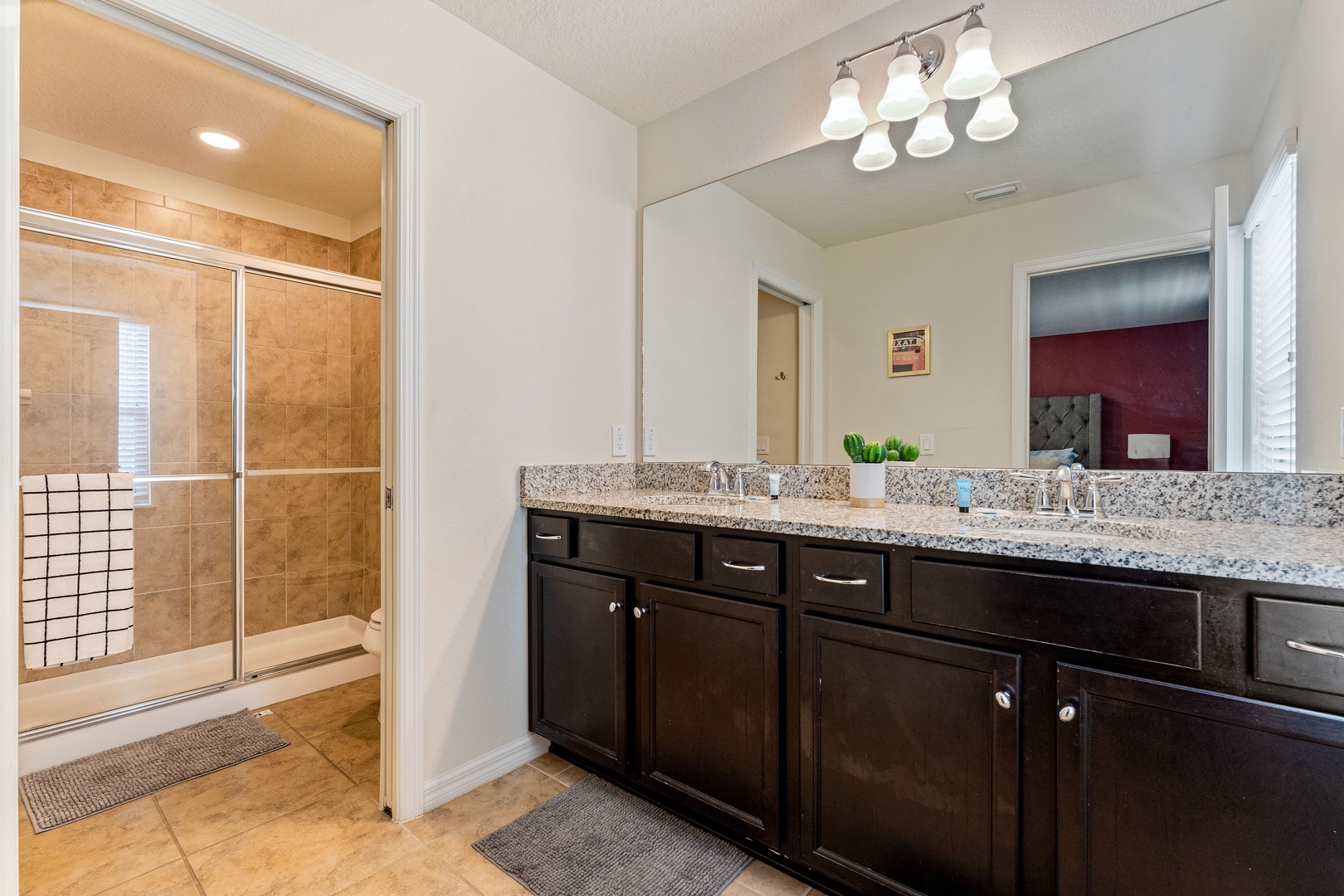 Ensuite bathroom with stand-up shower