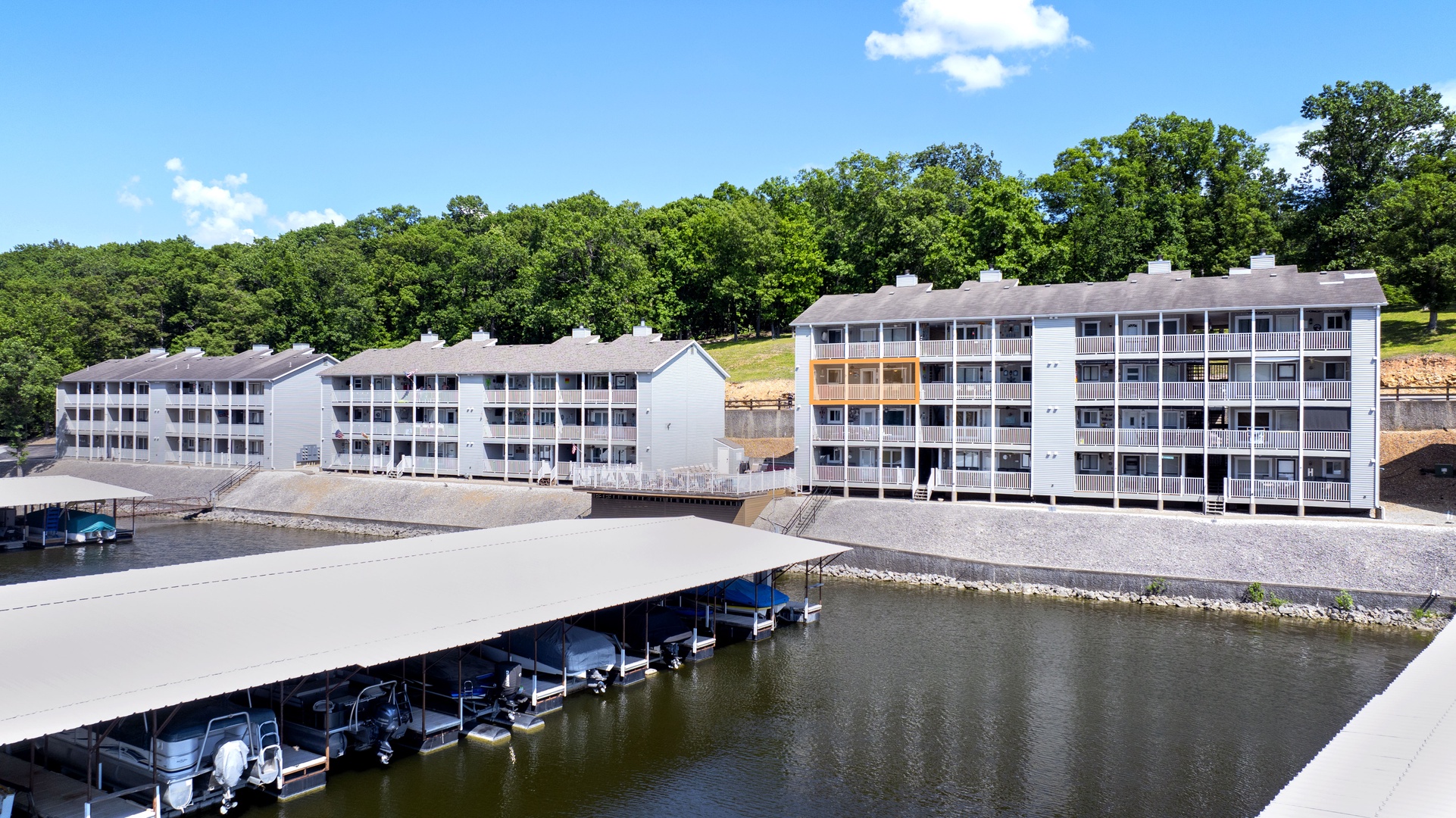 Boat slip available to renters on community boat dock