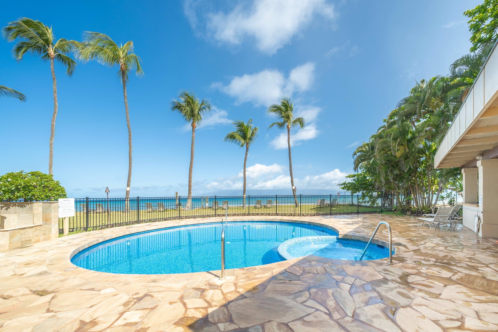 Paki Maui Resort amenities