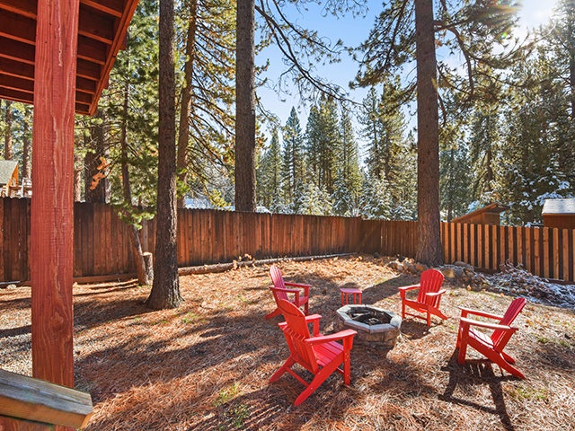 Spacious back yard with outdoor seating