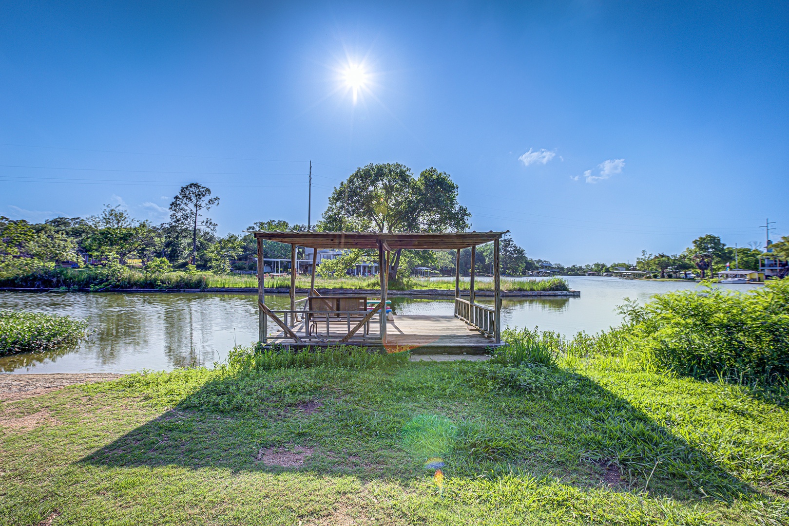 Enjoy a waterside picnic or an evening cocktail on the floating dock!