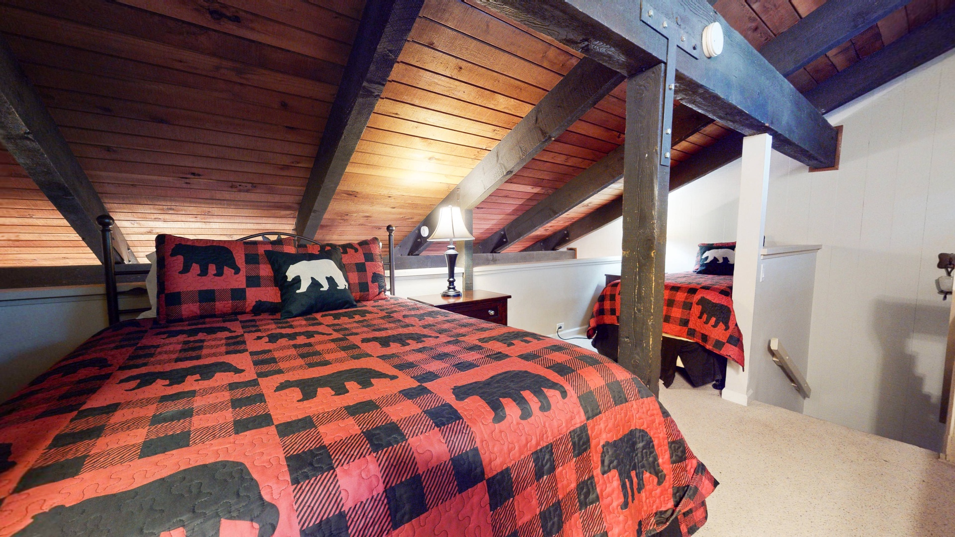 Loft: Queen and Twin bed