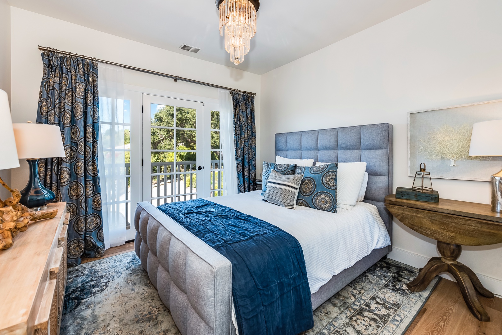 Bedroom 1 with Queen bed