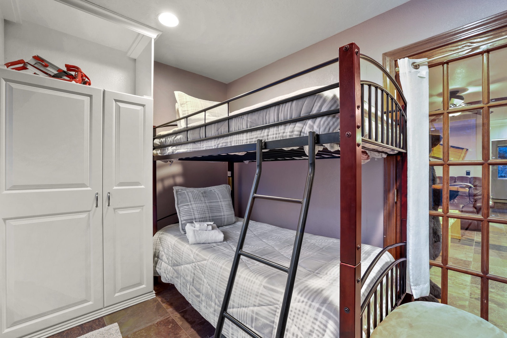 Bedroom 3 with Twin/Twin bunk bed - small room!