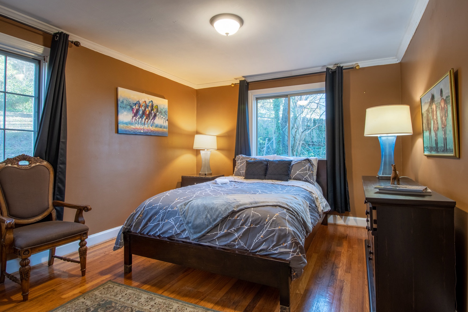 Bedroom 1 with Queen bed
