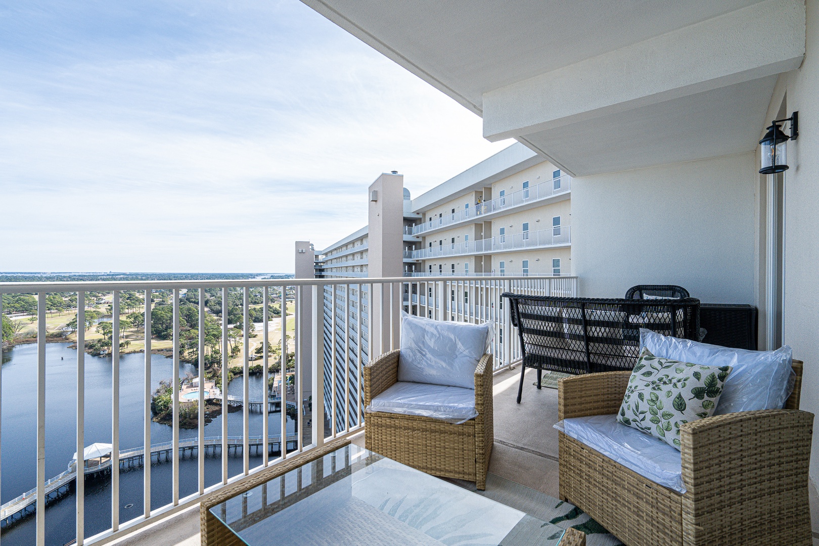 Step onto the balcony & lounge or dine with gorgeous panoramic views
