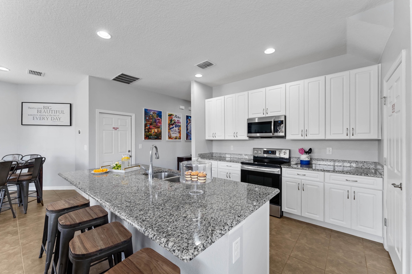 Additional counter seating at full kitchen