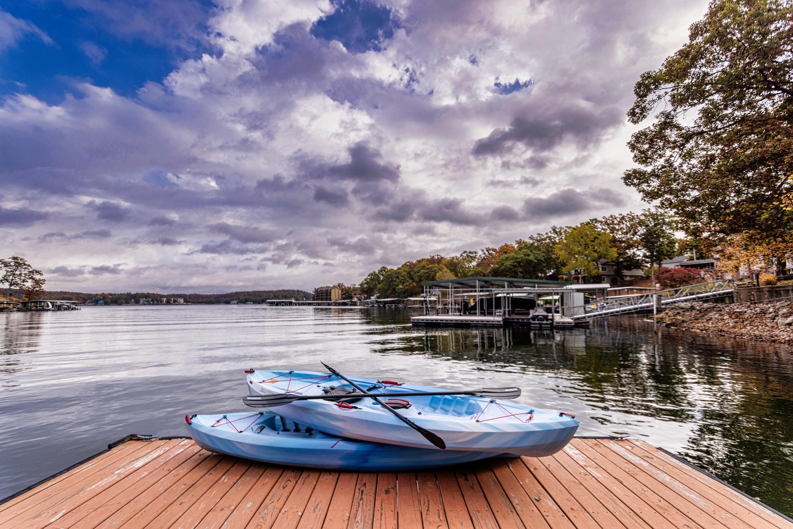 Grab a kayak & venture out onto the lake!