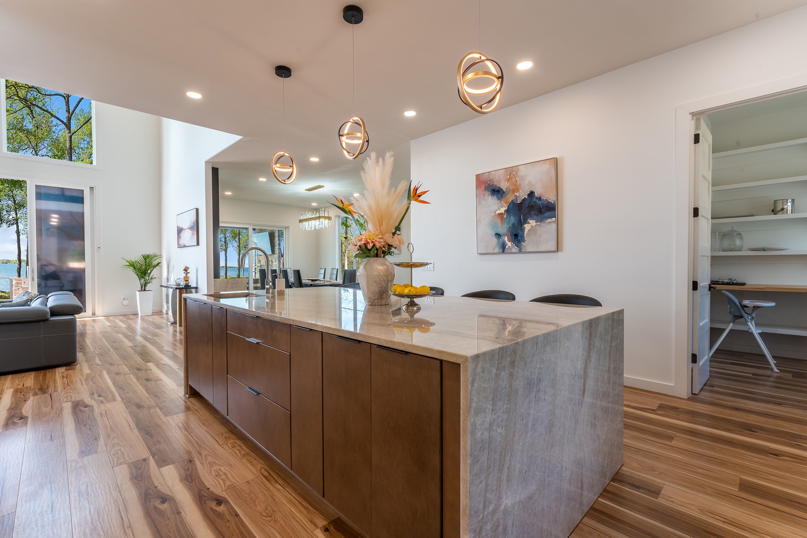 Fully furnished and equipped kitchen