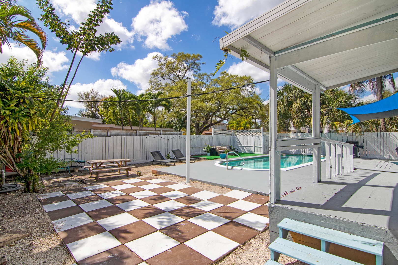 Make a splash in the sparkling shared pool or dine alfresco on the patio