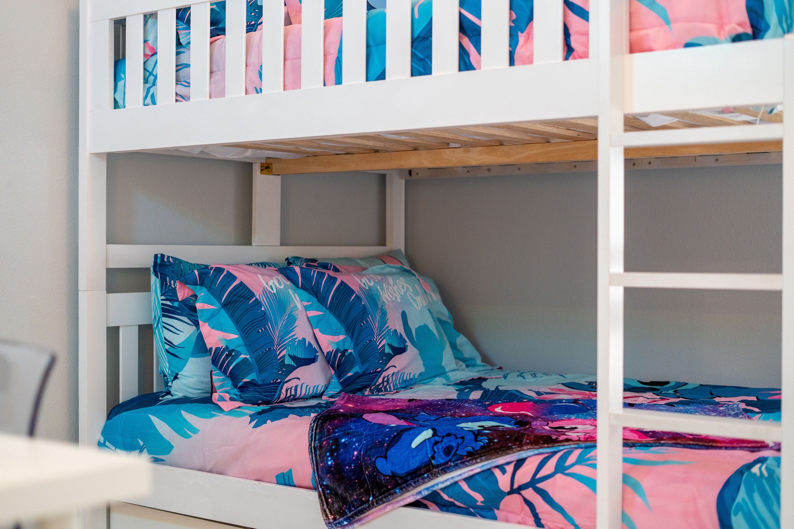 Escape to an ohana paradise with full-over-full bunks, twin trundle, and Smart TV