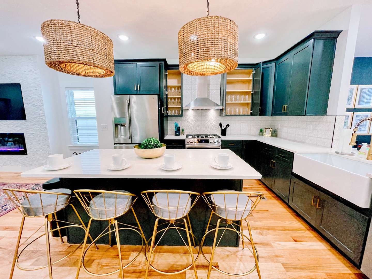 This gorgeous, chic kitchen is well-equipped for your visit to Nashville
