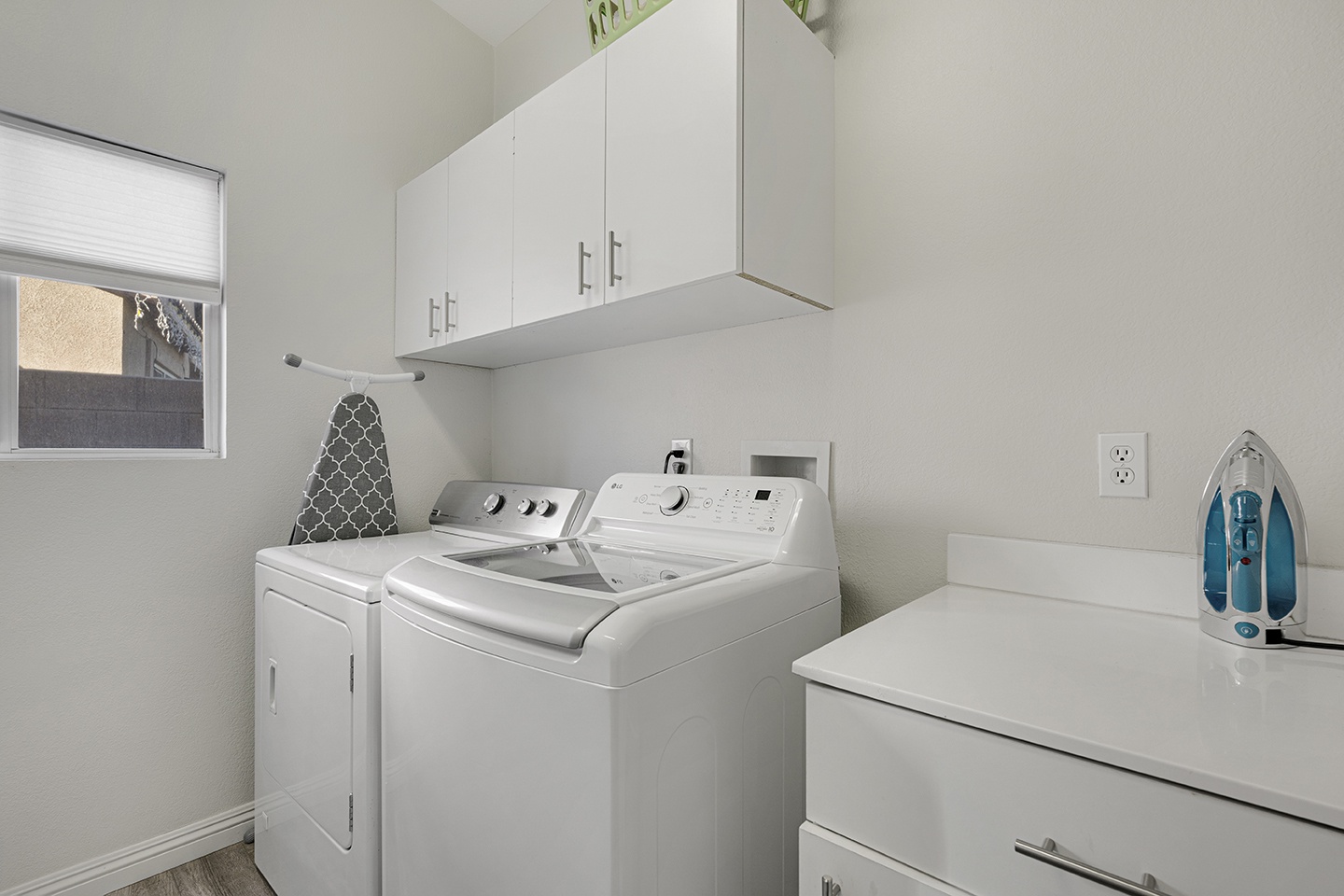 Laundry room in the property