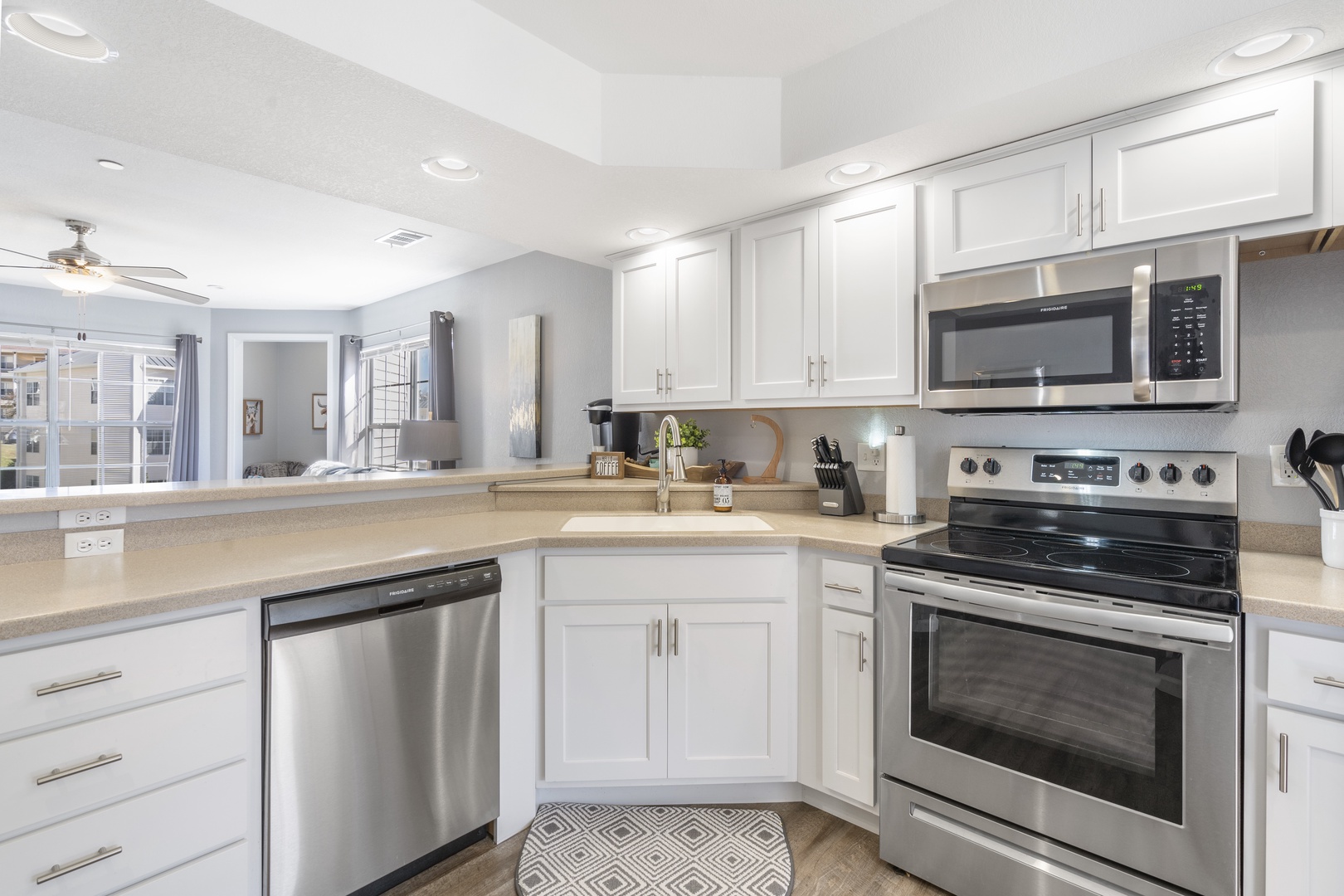 Dishwasher, electric stove, and more in the kitchen!