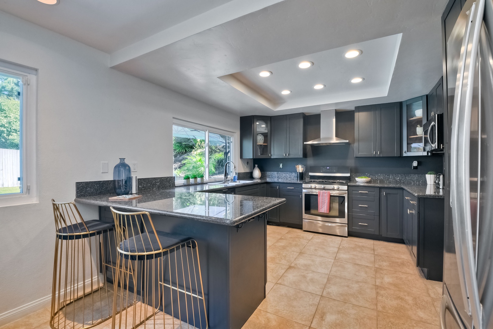 Additional dining table and counter seating