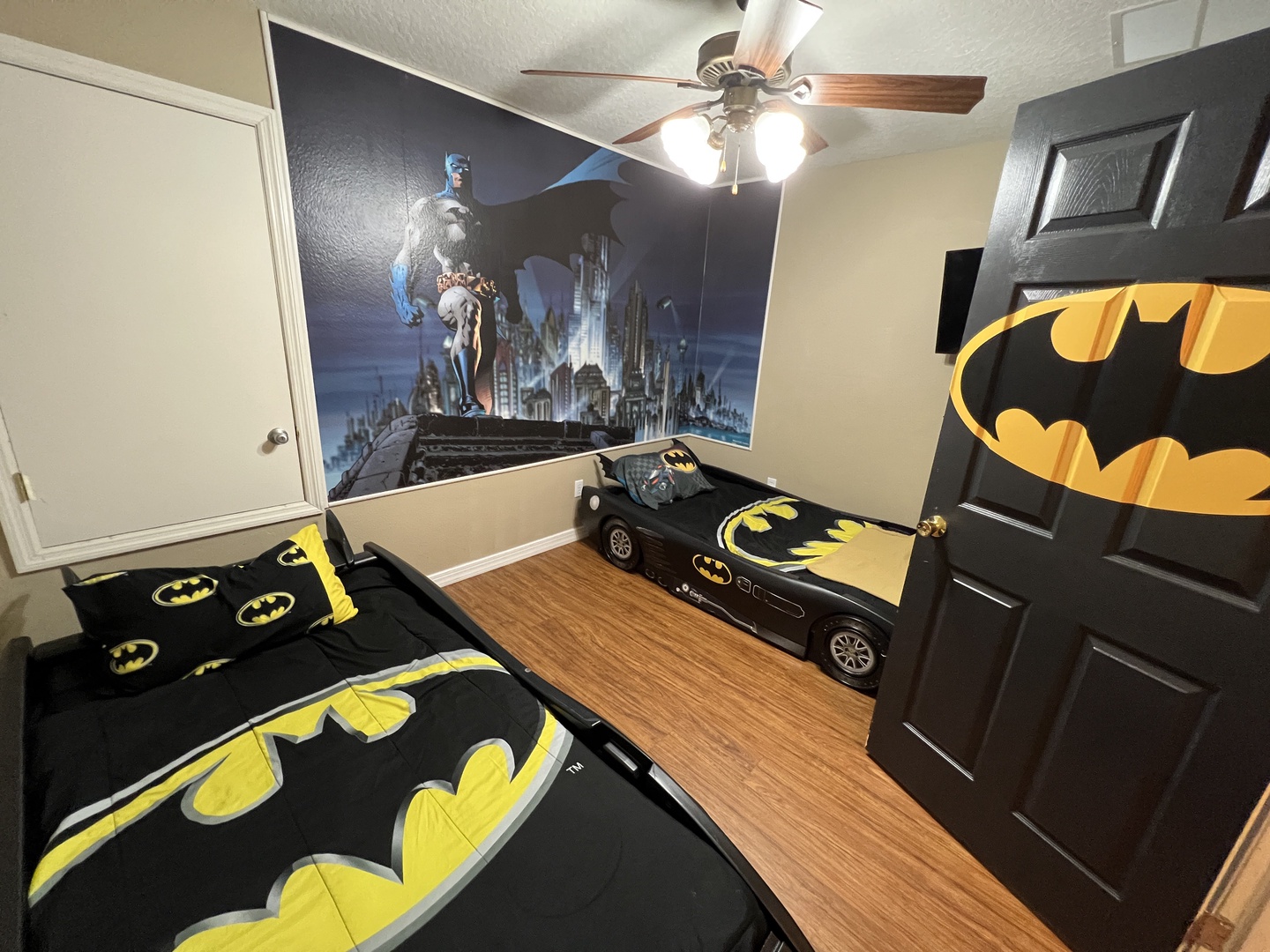 Batman themed bedroom 7 with 2 Twin beds, and TV