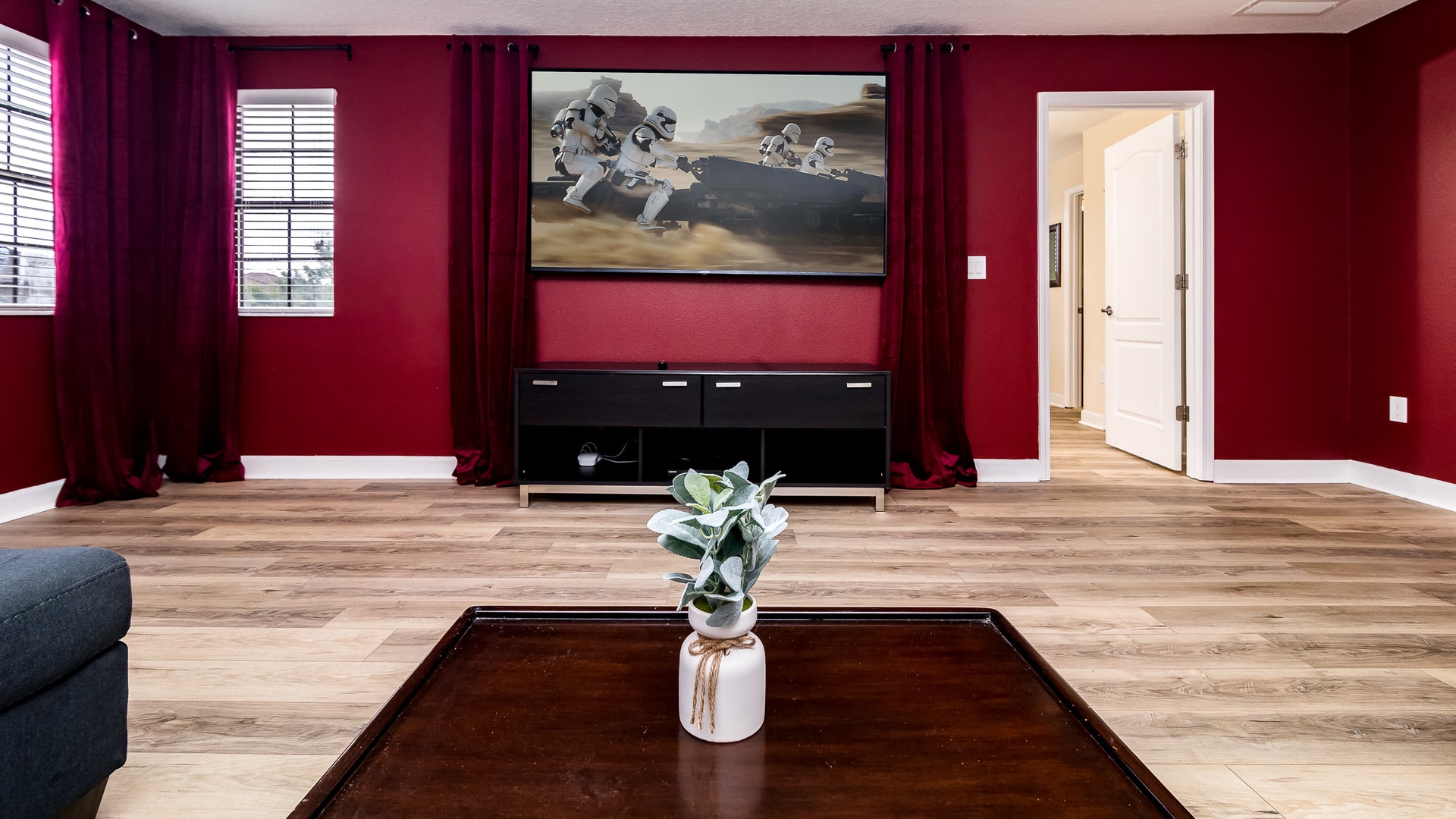 2nd floor living area with Smart TV