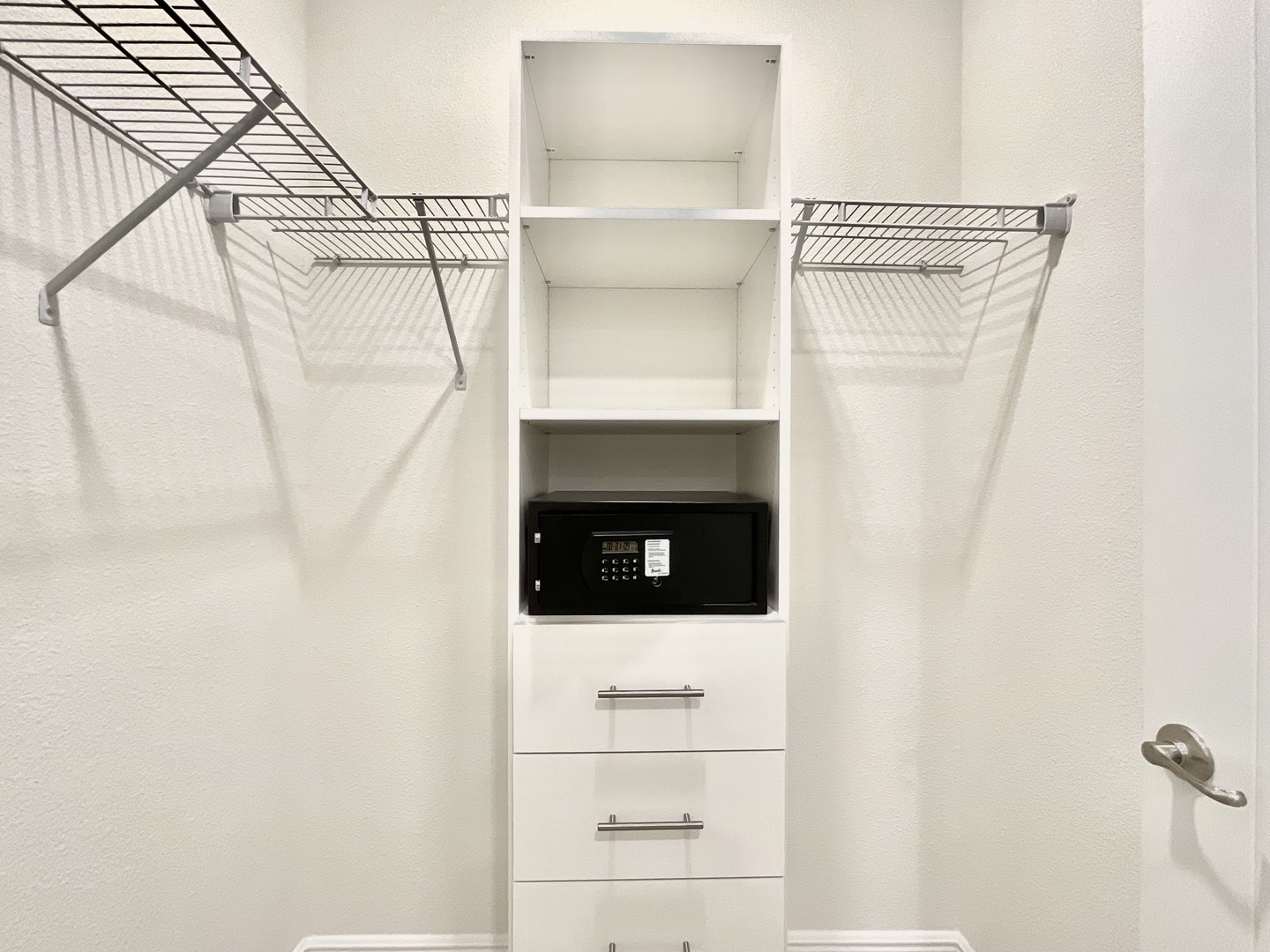 Ample storage and safe available for your ease