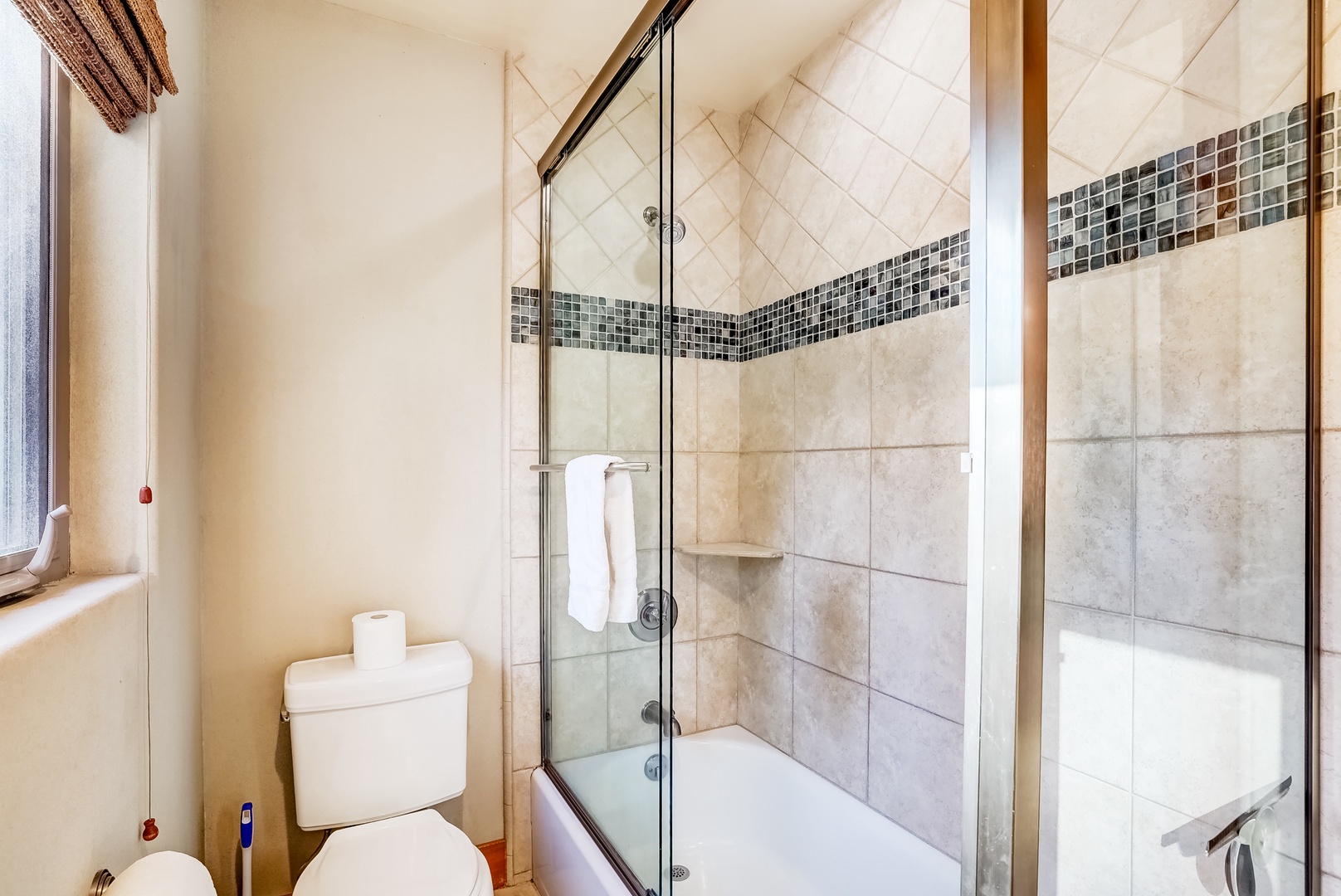 Bathroom 2 upstairs with shower tub combo